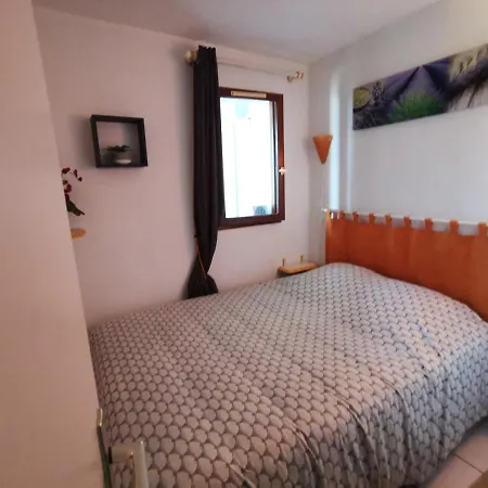 Marina Soleil Bleu: Lakeside With Comfort And Convenience Apartment